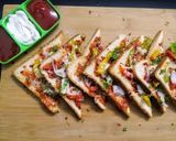 A picture of step 6 of Schezwan Bread toasties.