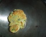 Foto langkah ke 3 dari resep Mie goreng telur dadar orak arik.