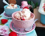 Une image de l'étape 5 de Crème glacée façon cheesecake aux fraises🍓🍨.