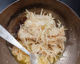 A picture of step 2 of Pears halwa.