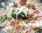 Foto langkah ke 4 dari resep Mie Kuah Pedas.