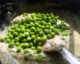 A picture of step 3 of Methi Matar Malai.