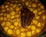 আলু ও কাবলী ছোলার ঘুগনি (aloo o kabli cholar ghugni recipe in Bengali) রেসিপির ধাপ 7 ছবি