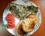 A picture of step 3 of Fresh herb omelette 🌿🥚.