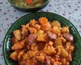 Paprikás krumpli, nokedlivel és házi kolbásszal recept fázis 5 fotója