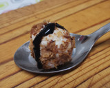 Foto del paso 3 de la receta: Bombones de queso de cabra con chocolate en cucharitas