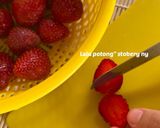 Foto langkah ke 1 dari resep Korean Strawberry Milk.