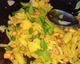 कांदे पोहे (Kande Pohe Recipe In Marathi) रेसिपी स्टेप 5 फोटो 