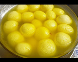 केसरी रसगुल्ले (kesari rasgulle recipe in Hindi) रेसिपी चरण 4 फोटो