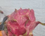 Foto langkah ke 1 dari resep Salad Buah Naga.