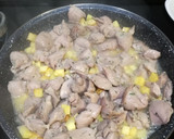 Foto del paso 8 de la receta: Pavo al ajillo con patatas