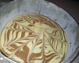 A picture of step 5 of Marbled yogurt cake.