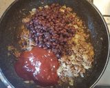 Foto langkah ke 8 dari resep Beef Chimichangas.