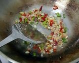 Foto langkah ke 9 dari resep Mie Goreng Udang Pedas.