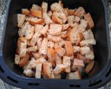 Foto del paso 2 de la receta: "Chips" de pan duro en Airfryer