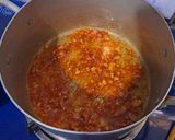 Hình bước làm 2 của món Chả lụa kho trứng cút