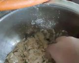 A picture of step 3 of Quiona thepla.