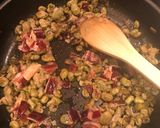 Foto del paso 4 de la receta: Habitas con jamón y huevo