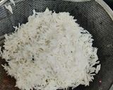 A picture of step 1 of Hara Choliya Pulao (Green gram rice).