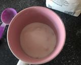 A picture of step 2 of 2 minutes chocolate cake.