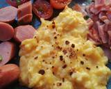 Creamy scrambled eggs recipe step 3 photo