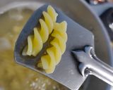 A picture of step 2 of Creamy Pasta.