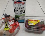 Foto langkah ke 1 dari resep Strawberry Oat Smoothies.