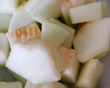 Foto del paso 1 de la receta: Sopa de melón y pepino