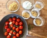 Foto del passaggio 3 della ricetta Antipasto in bicchiere : crumble di taralli stracciatella di bufala e pachino al timo