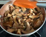 Foto del paso 8 de la receta: Entrante de setas con ajos, aove y sal