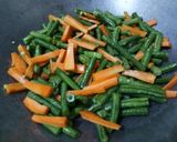 Foto langkah ke 2 dari resep Tumis Kacang Panjang Wortel.
