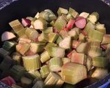 Une image de l'étape 3 de Compote de pêches et rhubarbe au citron.