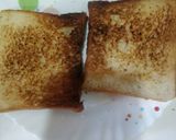 A picture of step 3 of Crisp garlic peri peri toast.