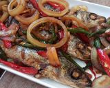 Foto langkah ke 5 dari resep Tumis Ikan Asin Pedas.