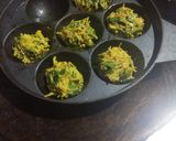 A picture of step 2 of Spinach Seviyan Appe.