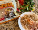 Hình bước làm 1 của món Mì Korea xào chay