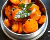 கேரட் மிளகு பொரியல்(carrot pepper poriyal recipe in tamil) ரெசிபி ஸ்டேப் 4 புகைப்படம்