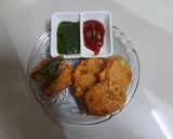 A picture of step 5 of Aloo sandwich pakoda.