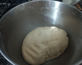 Foto del paso 1 de la receta: Medialunas de manteca(Express)
