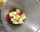 Foto del paso 2 de la receta: Papilla de fresas y arándanos con yogur 🍓🍐