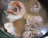 Hình bước làm 1 của món Nui lứt nấu khoanh giò
