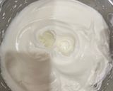Hình bước làm 3 của món Bánh bông lan castella chà bông sốt dầu trứng