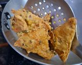 बची हुई रोटी से बनाए क्रिस्पी पकोडे रेसिपी चरण 6 फोटो