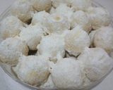 Foto langkah ke 5 dari resep Kue salju keju.
