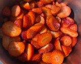 Foto del paso 1 de la receta: Mermelada Casera “Fresa“ y “Piña con canela en rama“