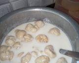 A picture of step 7 of Dahi vada.