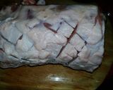 Foto del paso 3 de la receta: Tren de cerdo (carre con hueso) relleno bittersweet