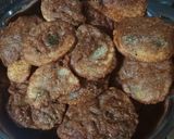 A picture of step 4 of Water chestnut potato fritters.