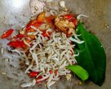 Foto langkah ke 3 dari resep Tumis Daun Kenikir Teri.