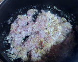 Foto del paso 5 de la receta: Pollo en salsa de cebollas y cebollitas moradas